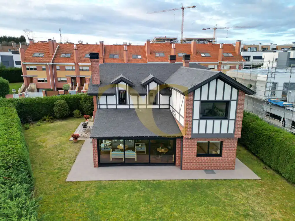 Vista exterior de Casa o chalet en venta en Siero con Calefacción, Jardín privado y Trastero
