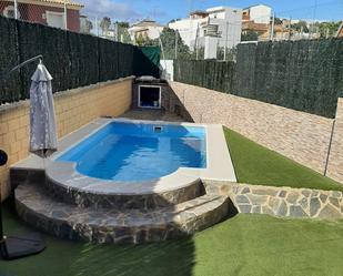 Swimming pool of House or chalet for sale in Algeciras  with Air Conditioner, Private garden and Community pool