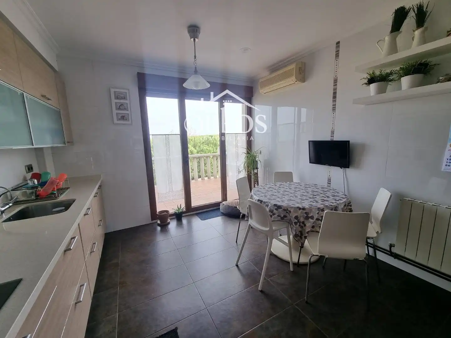 Cocina de Casa adosada en venta en Villamayor con Aire acondicionado, Calefacción y Parquet