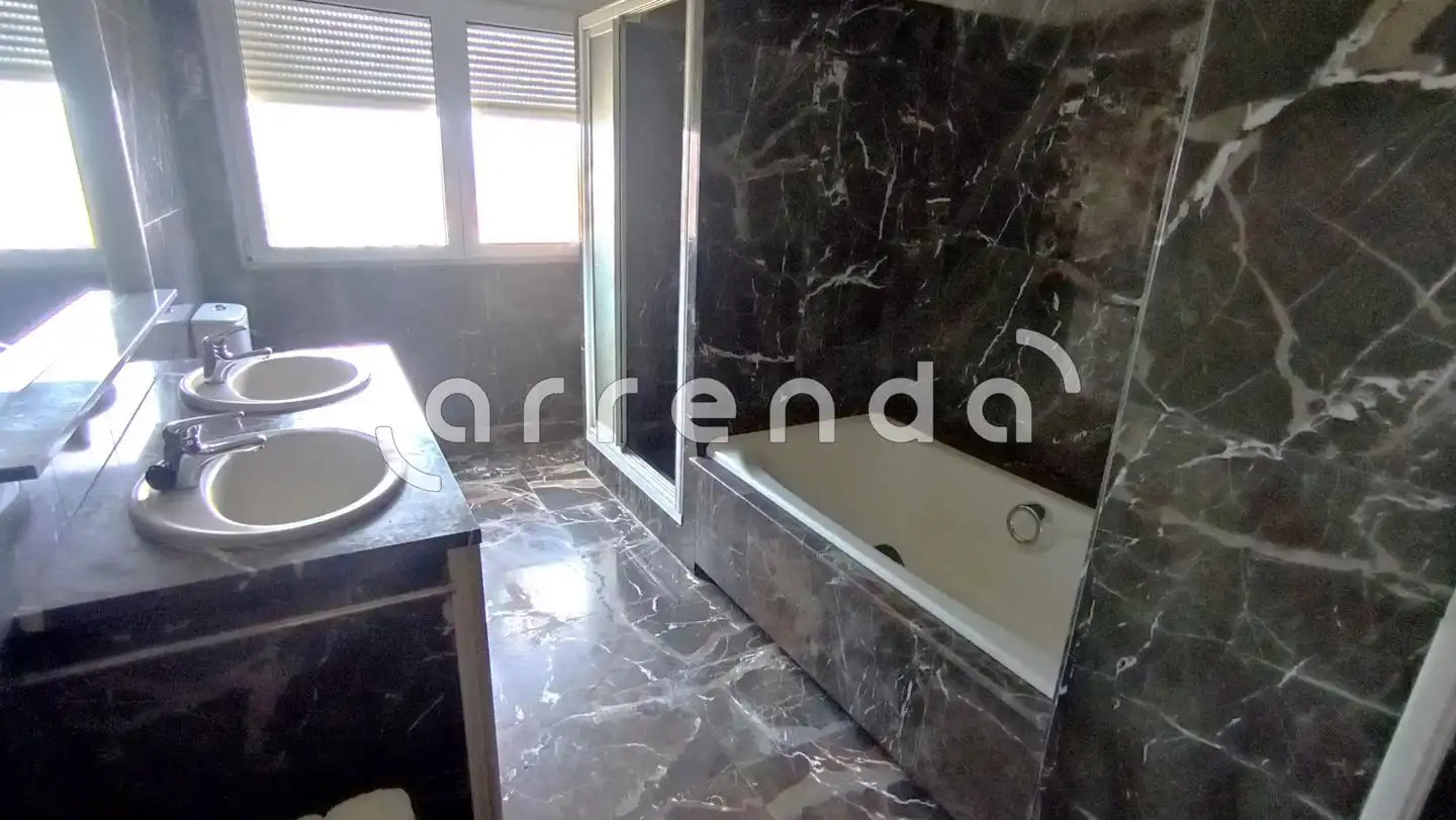Baño de Casa o chalet en venta en Villalbilla con Calefacción, Jardín privado y Terraza