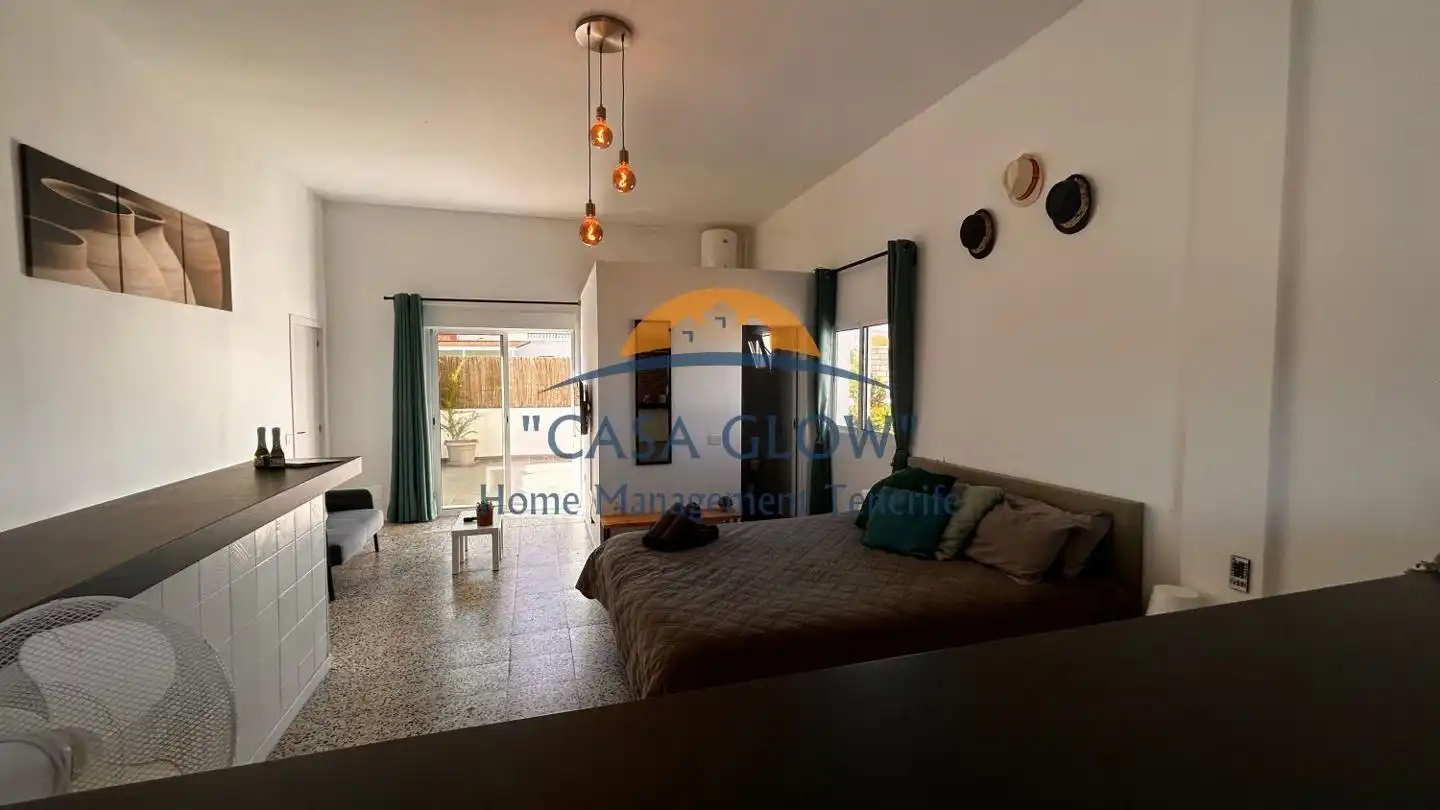 Vista exterior de Casa o chalet en venta en Arico con Aire acondicionado, Jardín privado y Terraza