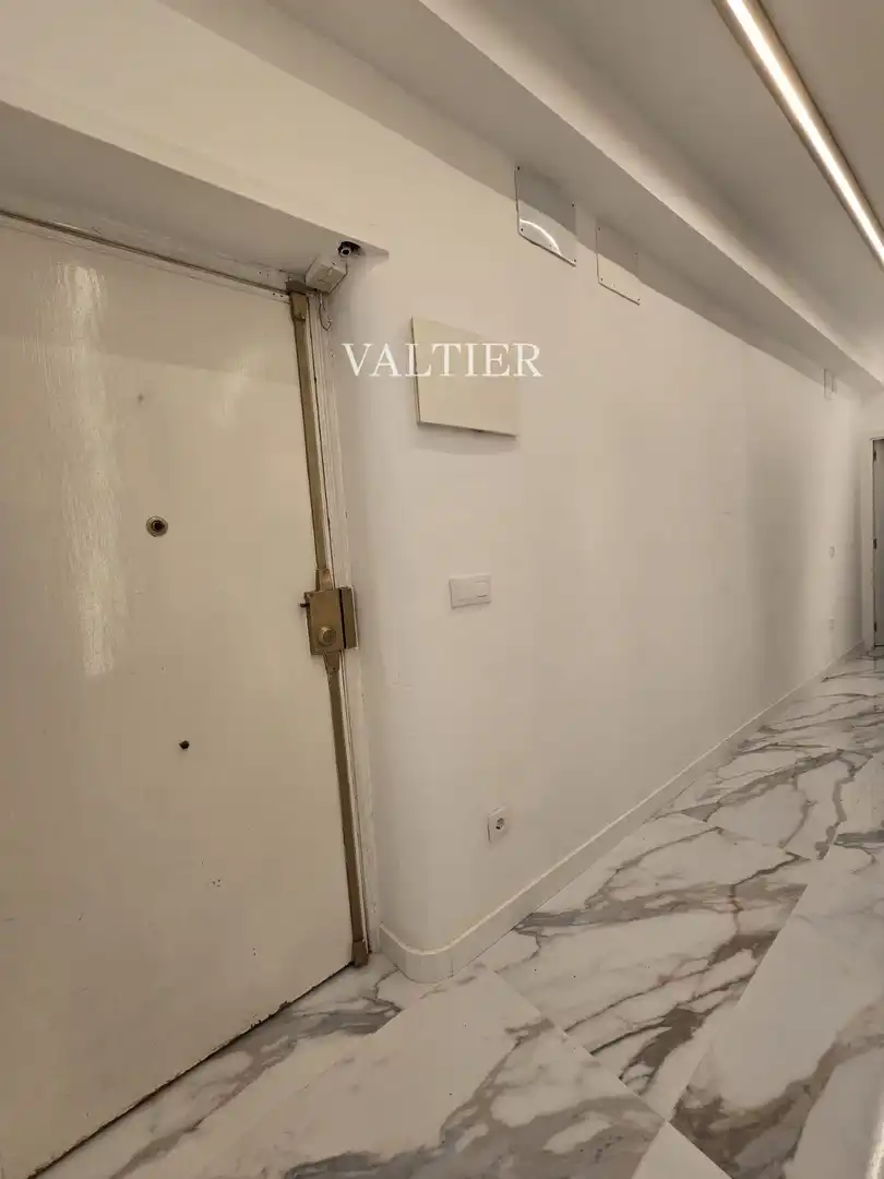 Flat for rent in Madrid  with Air Conditioner, Heating and Furnished