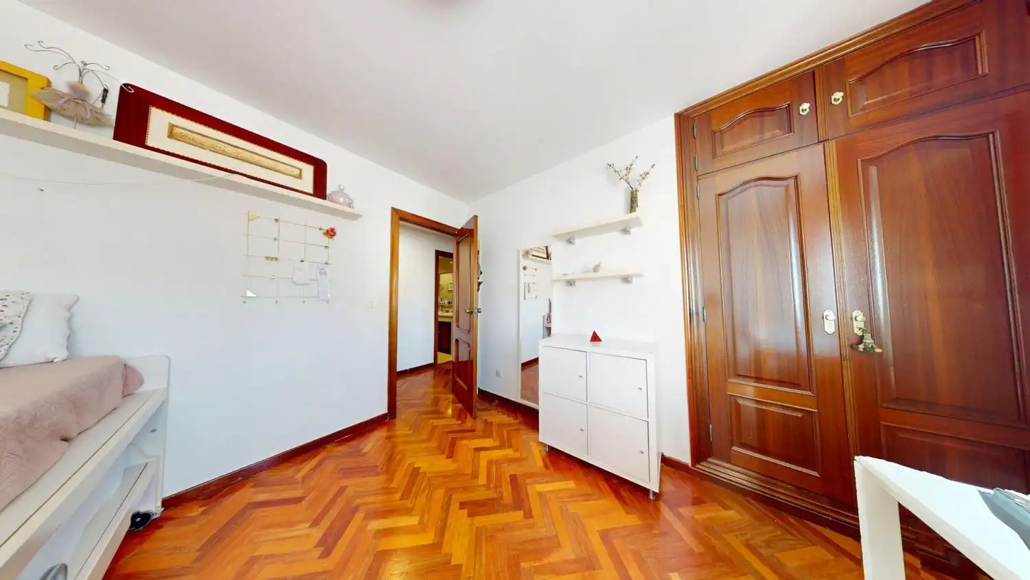 Bedroom of Flat for sale in Sevilla  with Air Conditioner and Terrace