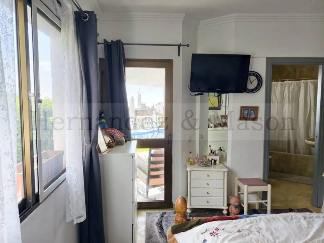Bedroom of Houses for sale in Benalmádena  with Air Conditioner, Terrace and Swimming Pool