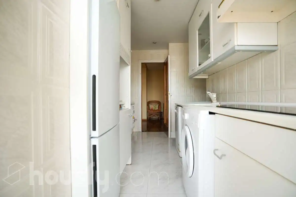 Flat for sale in Calle Santiago Rusiñol, Ciudad Universitaria