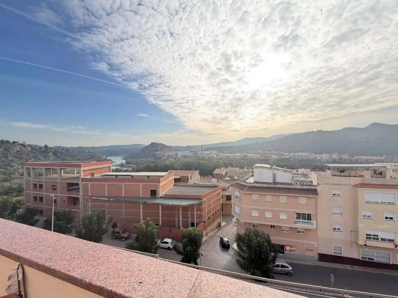 Außenansicht von Wohnung zum Verkauf in Ribesalbes mit Terrasse, Abstellraum und Möbliert
