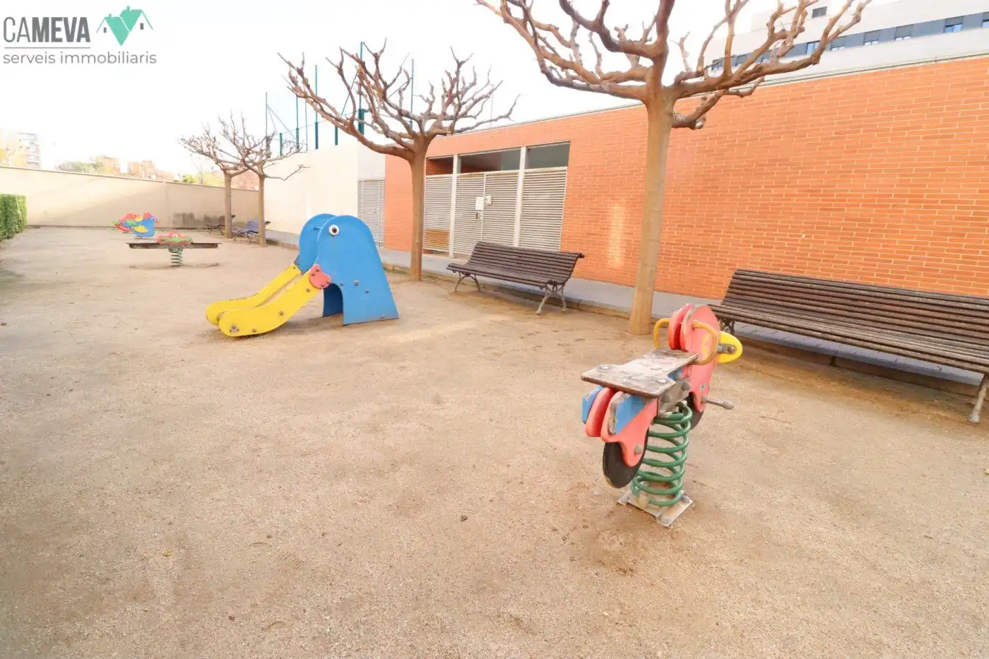 Parkplatz von Wohnung zum Verkauf in Barberà del Vallès mit Klimaanlage, Heizung und Privatgarten
