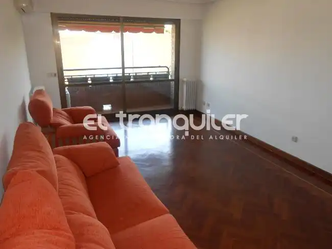 Sala d'estar de Pis de lloguer en Pozuelo de Alarcón amb Aire condicionat, Parquet i Terrassa