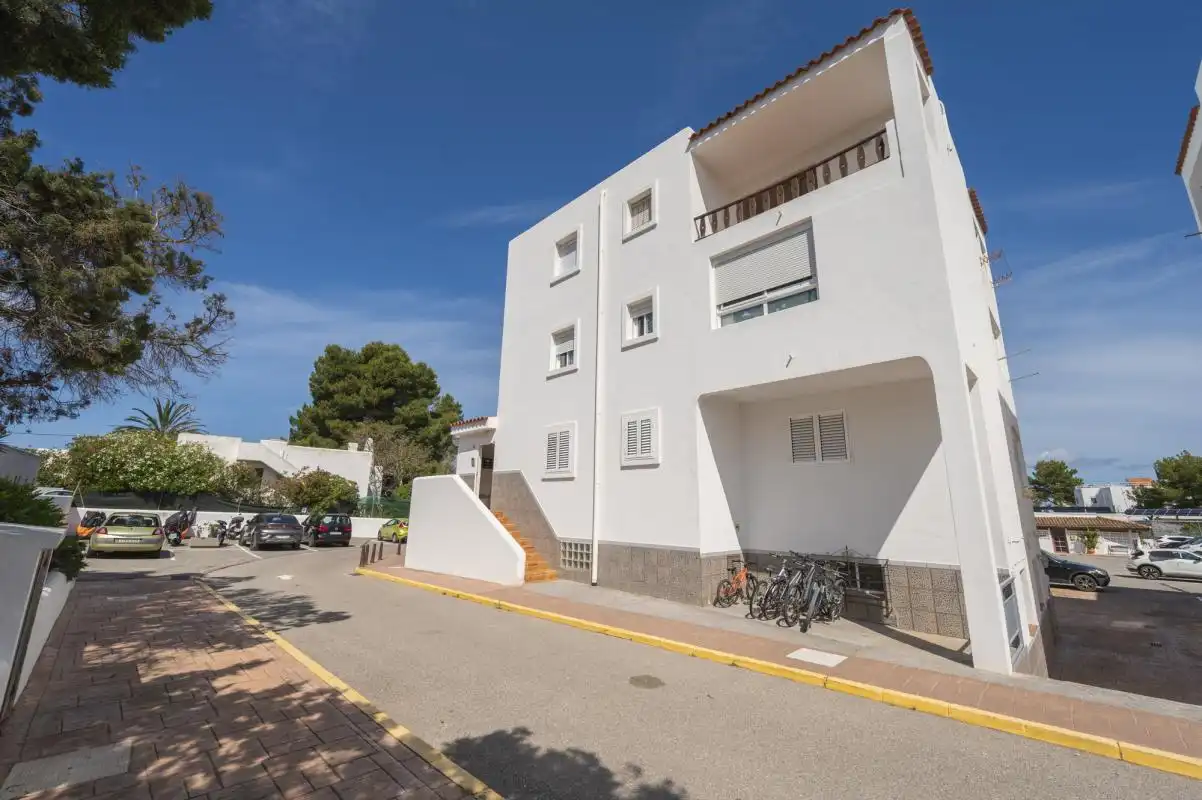 Außenansicht von Wohnung zum Verkauf in Sant Josep de sa Talaia mit Heizung, Terrasse und Balkon