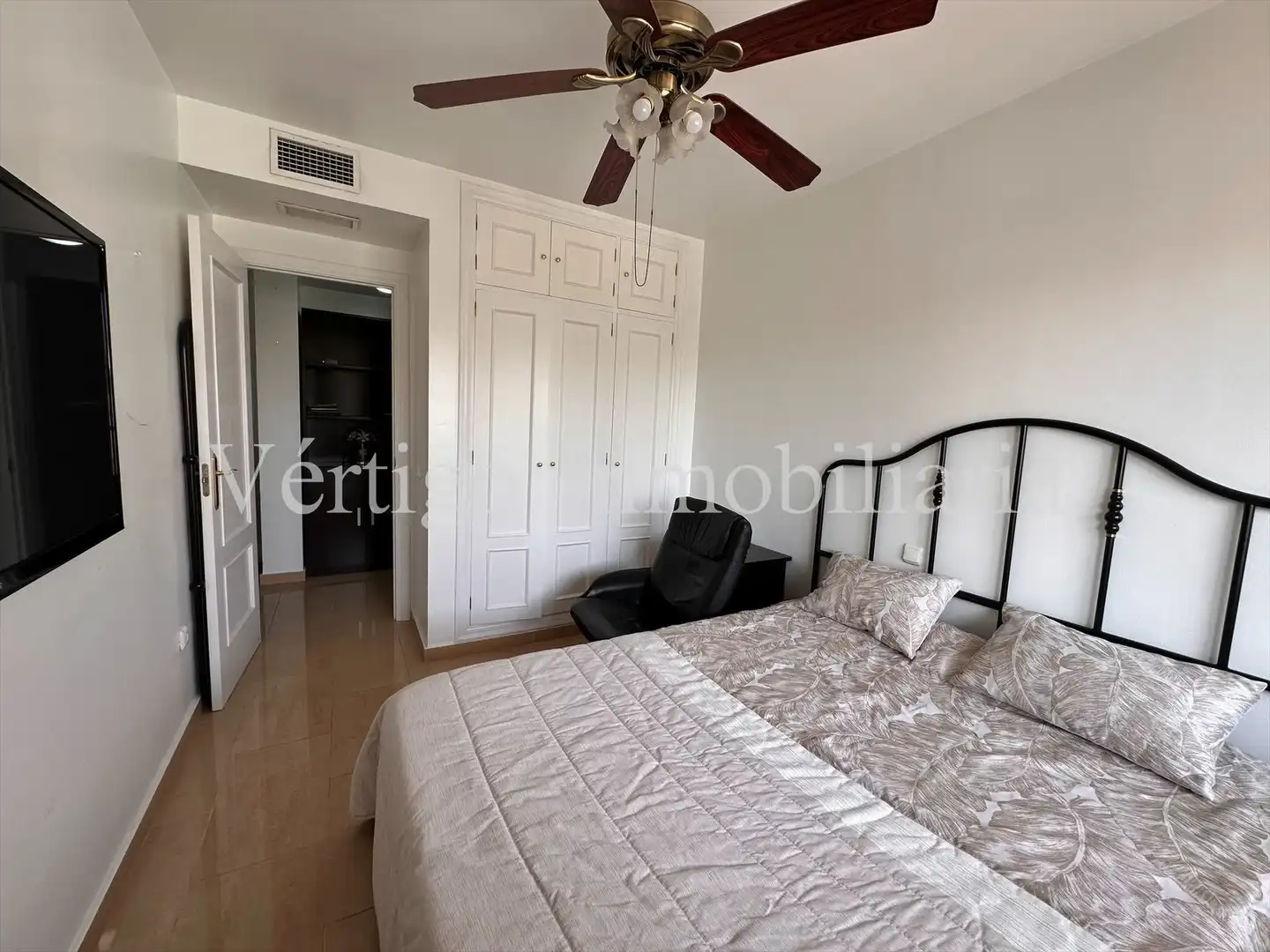 Bedroom of Flat for sale in Dos Hermanas  with Air Conditioner, Heating and Private garden