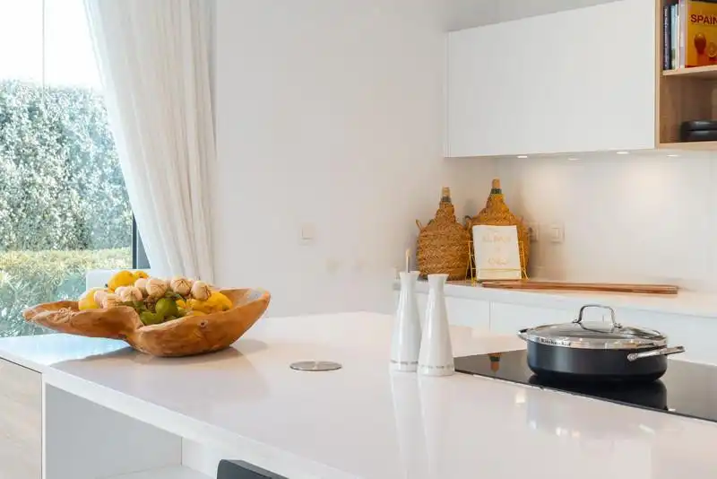 Cuina de Casa o xalet de lloguer en Estepona amb Aire condicionat, Jardí privat i Terrassa