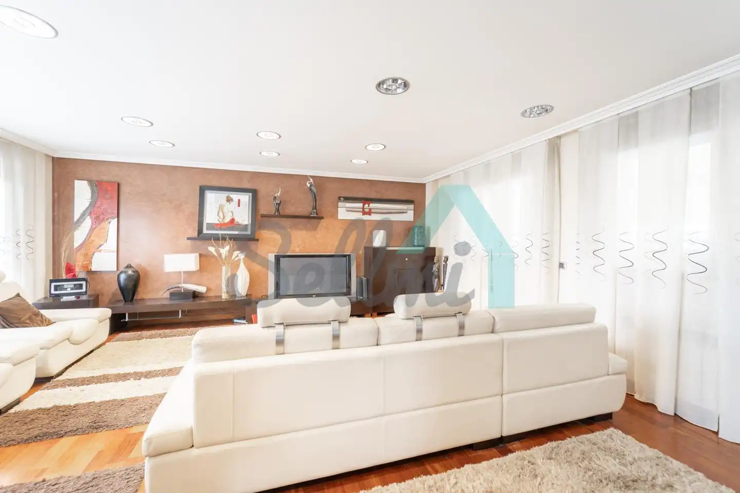 Sala de estar de Casa o chalet en venta en Oviedo  con Calefacción, Jardín privado y Parquet