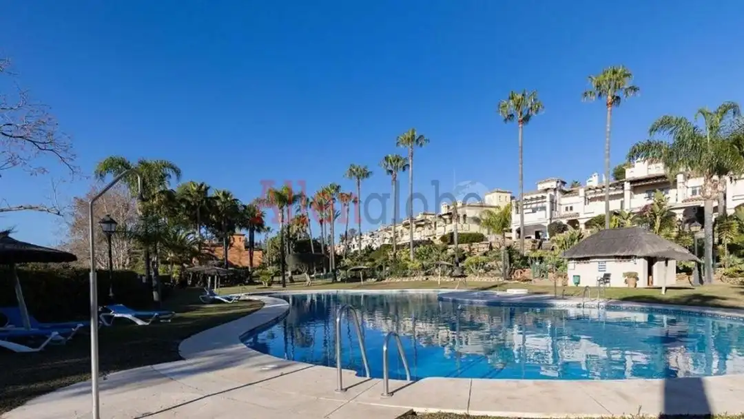 Flat with terrace for sale in San Pedro de Alcántara