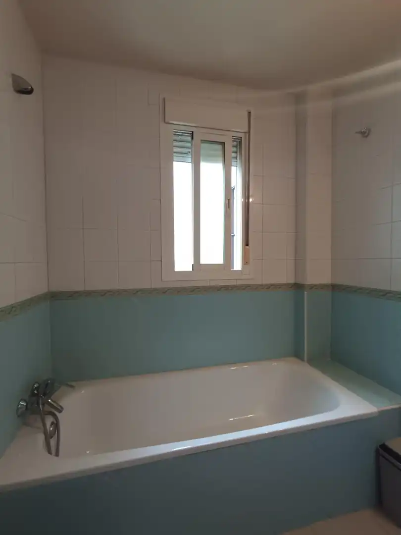 Baño de Piso en venta en La Algaba con Aire acondicionado