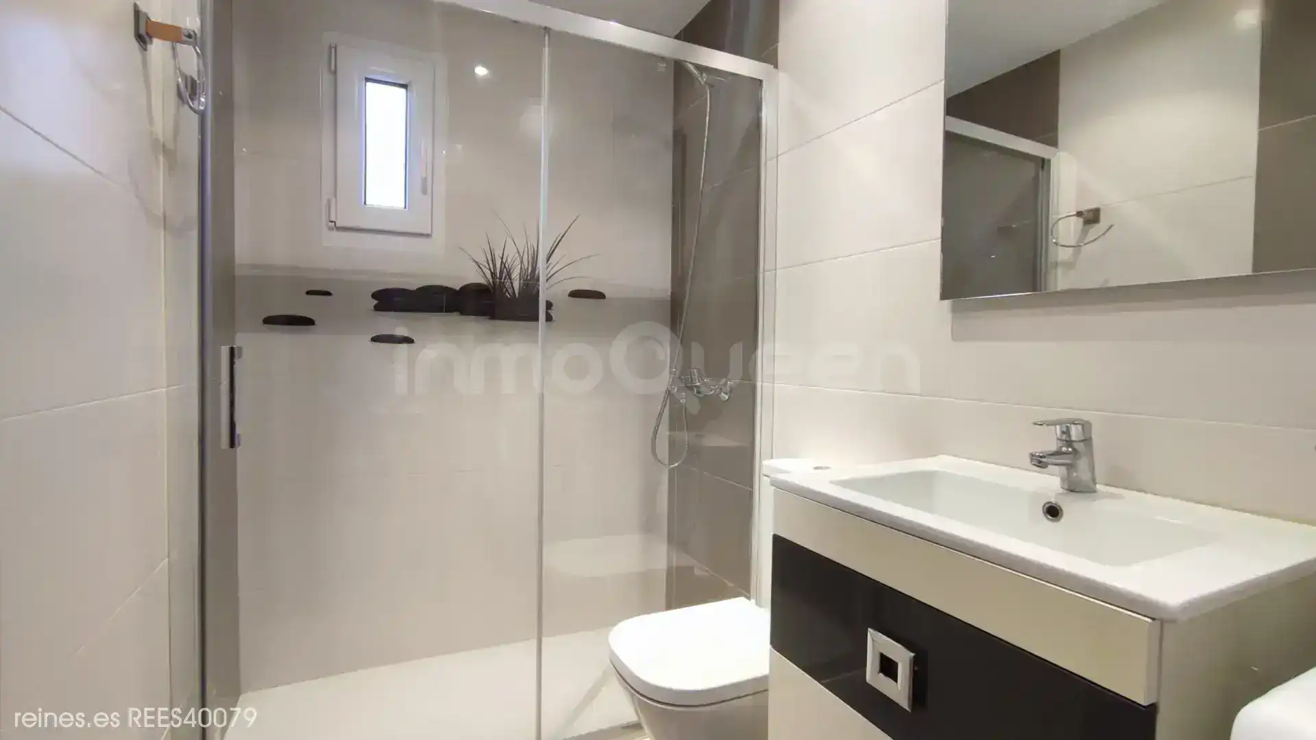 Baño de Piso en venta en Mieres (Asturias) con Amueblado