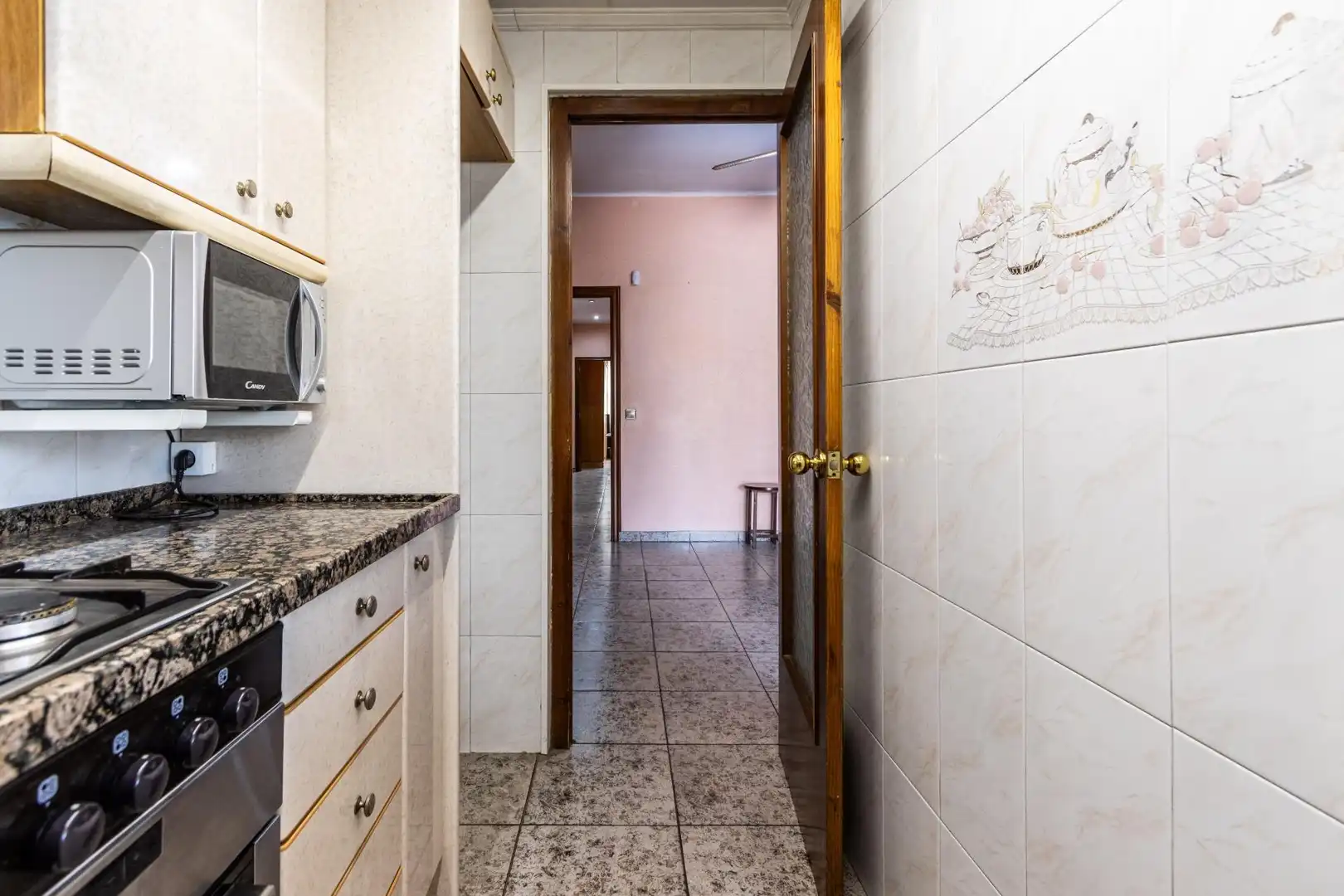 Cuina de Pis en venda en Sabadell amb Calefacció, Terrassa i Alarma