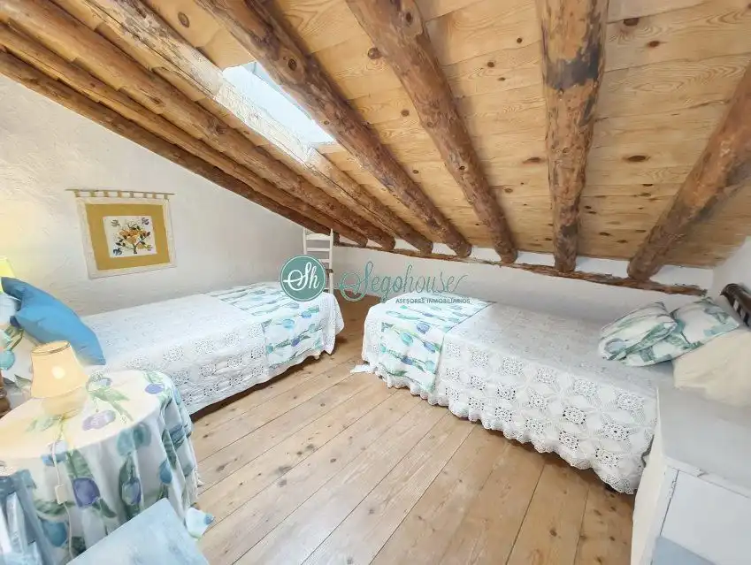 Habitación de Casa o chalet en venta en Escobar de Polendos con Calefacción y Trastero
