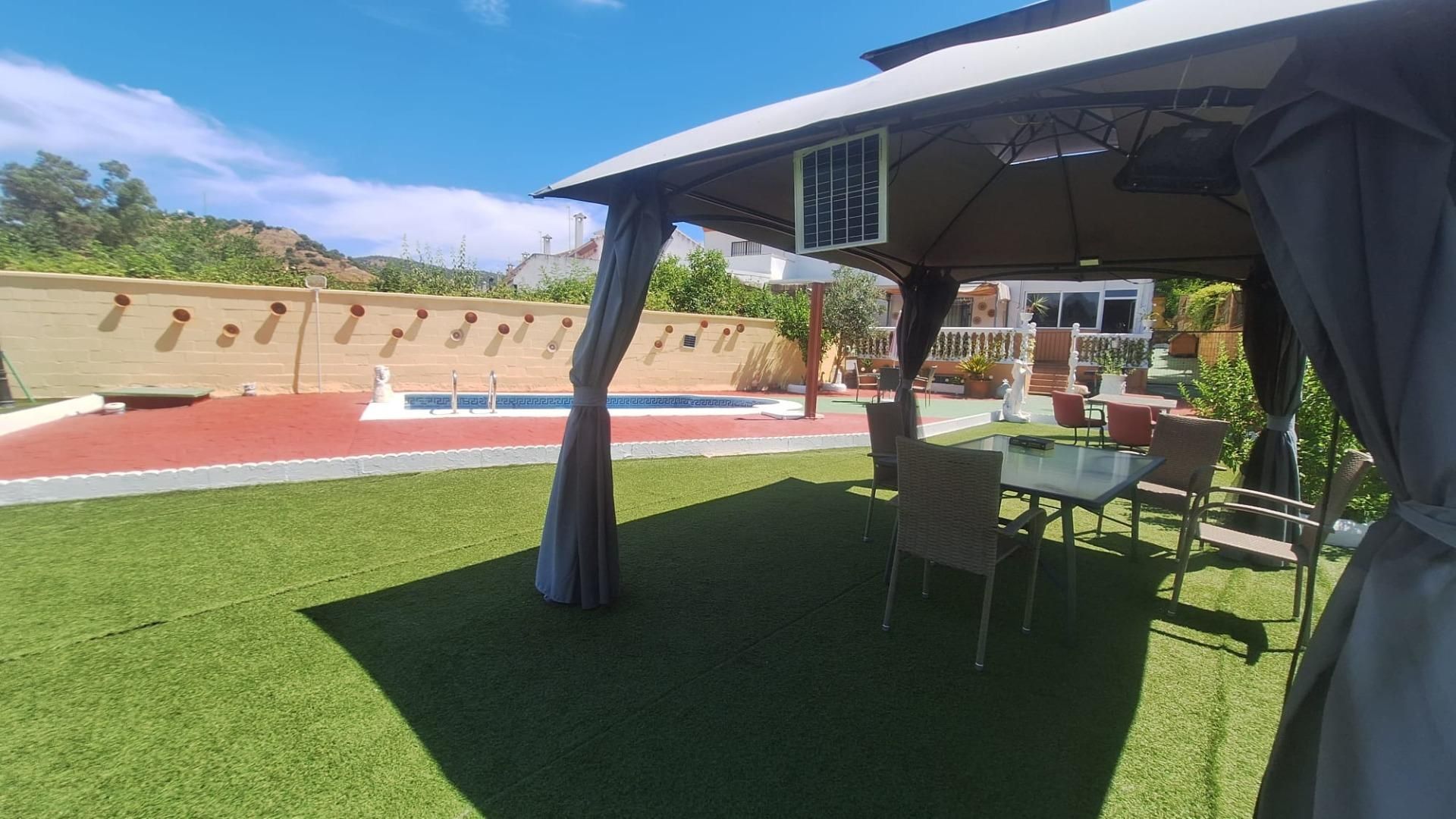 Terrassa de Casa o xalet en venda en  Córdoba Capital amb Jardí privat, Terrassa i Balcó