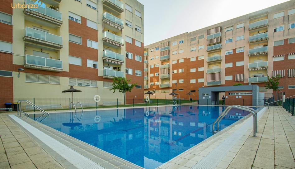 Photo 1 of Flat for sale in Avenida de la Independencia, Golf Guadiana, Badajoz