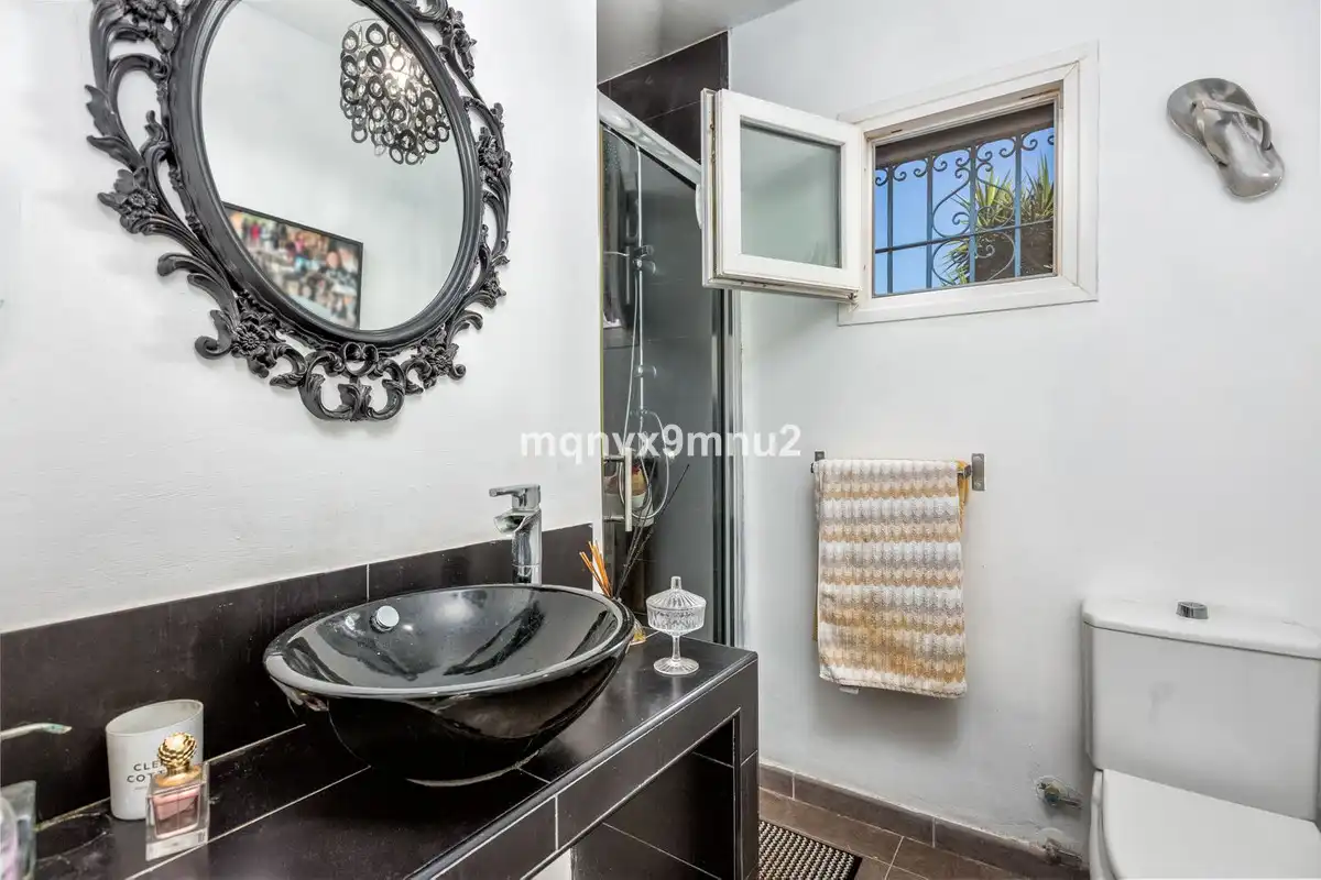 Baño de Casa o chalet en venta en Mijas con Aire acondicionado, Calefacción y Jardín privado