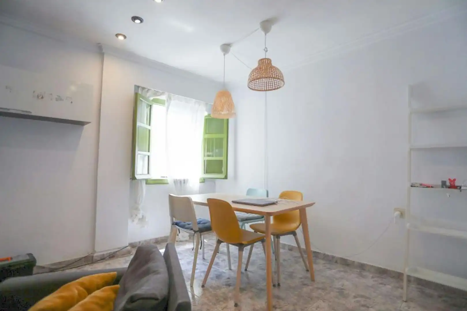 Comedor de Piso para compartir en Valencia con Aire acondicionado, Calefacción y Lavadora