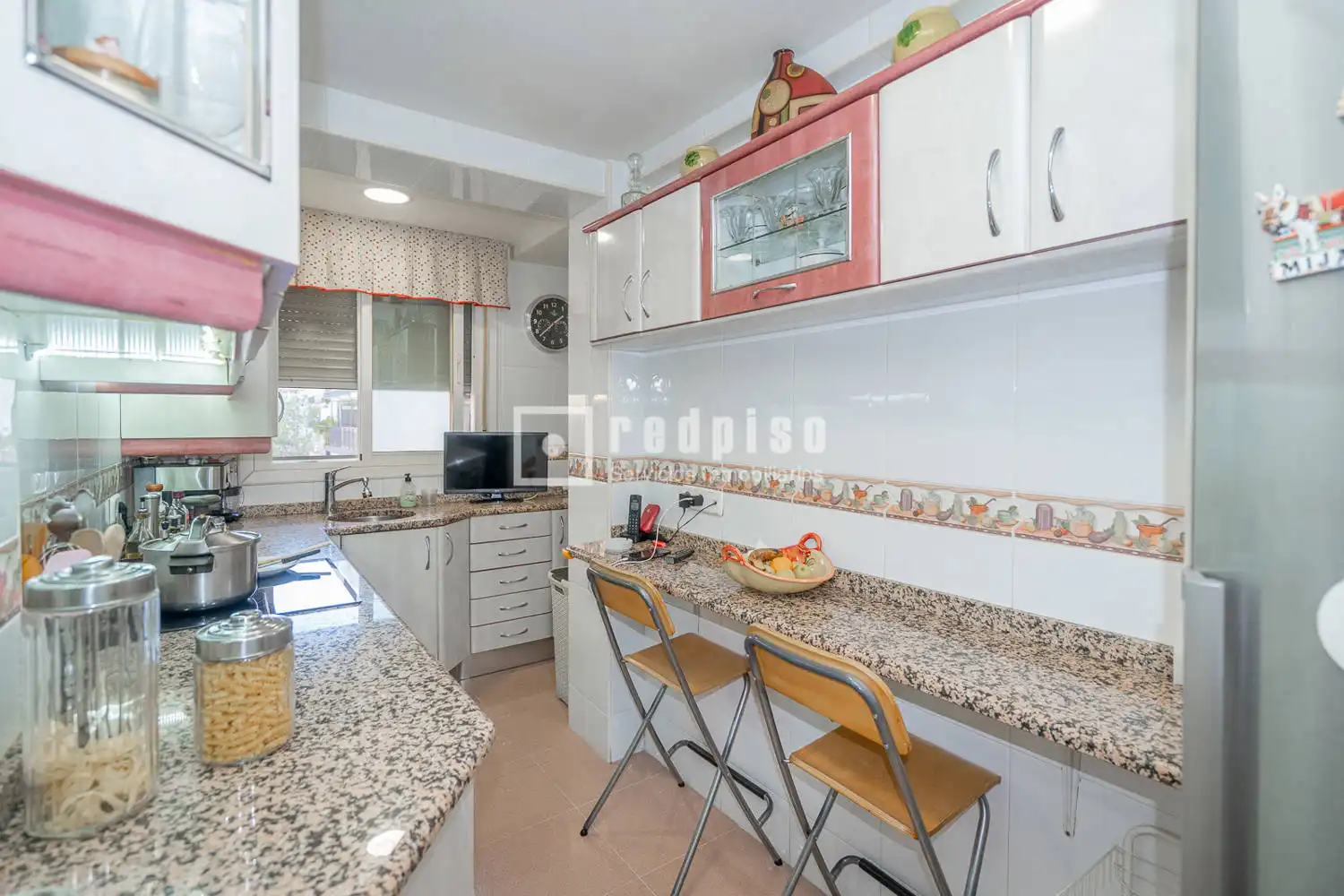 Küche von Wohnung zum Verkauf in Móstoles mit Klimaanlage, Heizung und Privatgarten