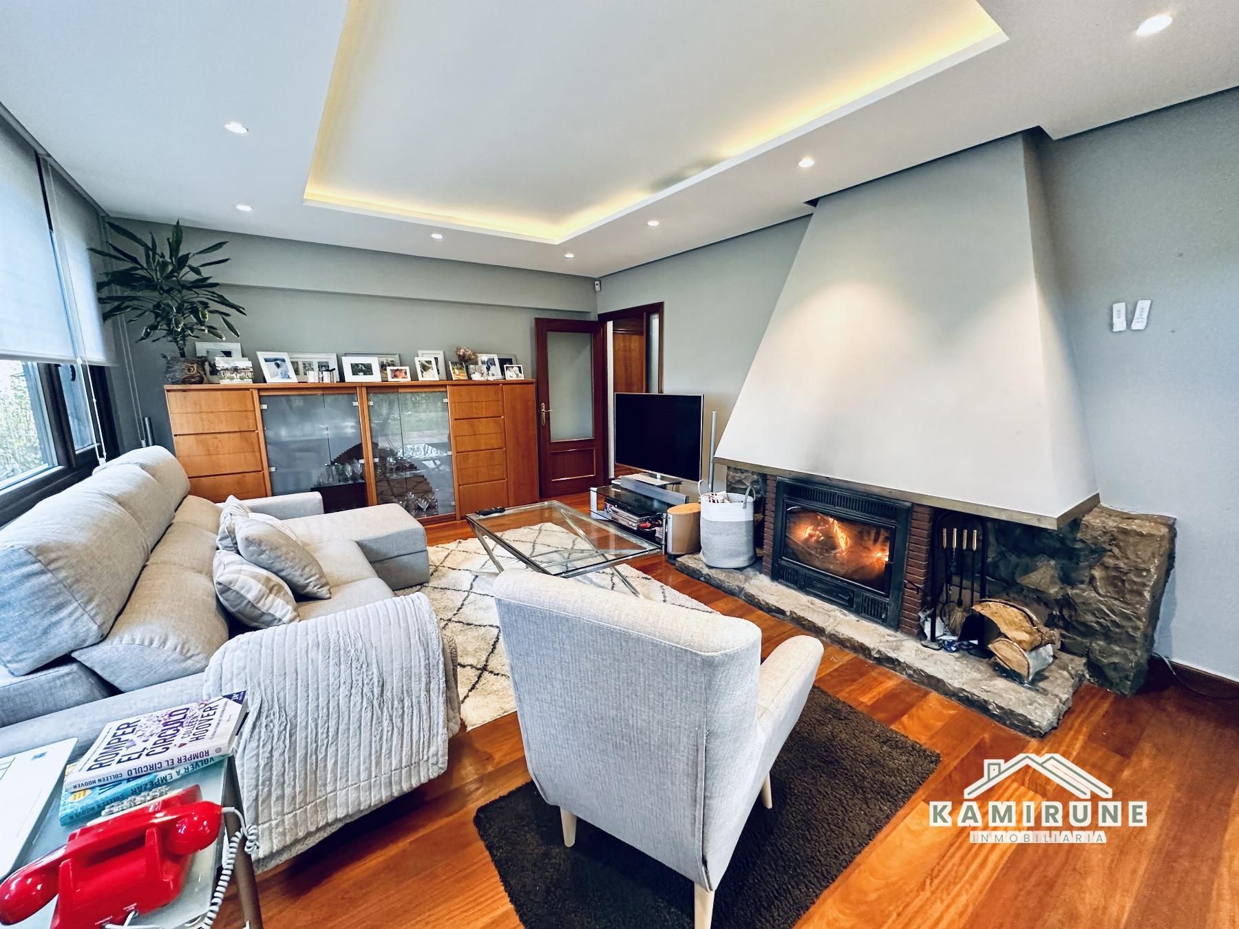 Living room of Flat to rent in Lezama  with Heating, Storage room and Pets allowed