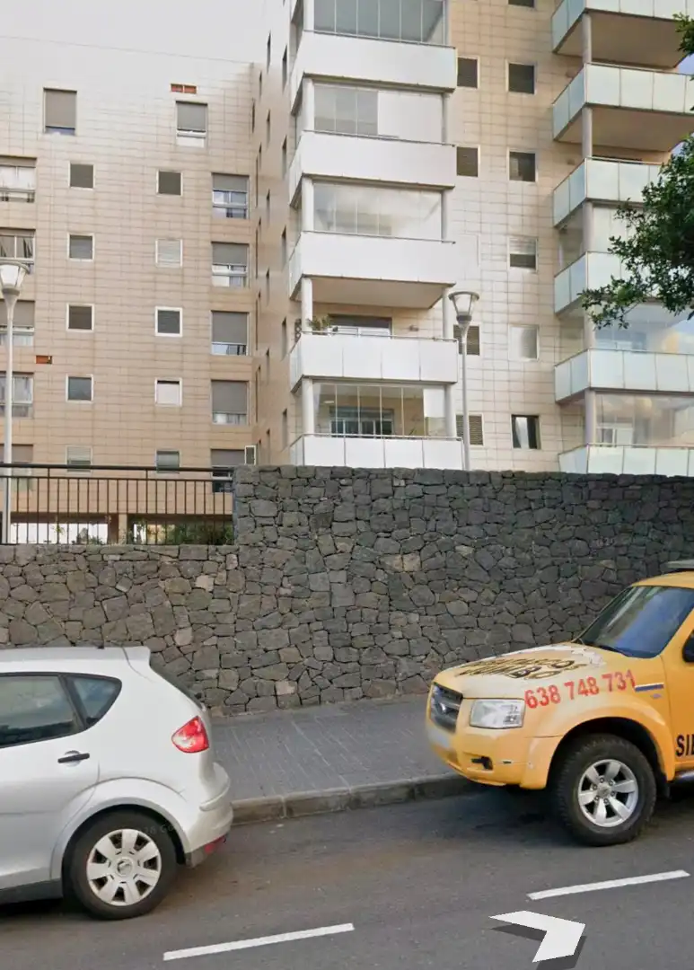 Vista exterior de Piso de alquiler en Ciudad Alta