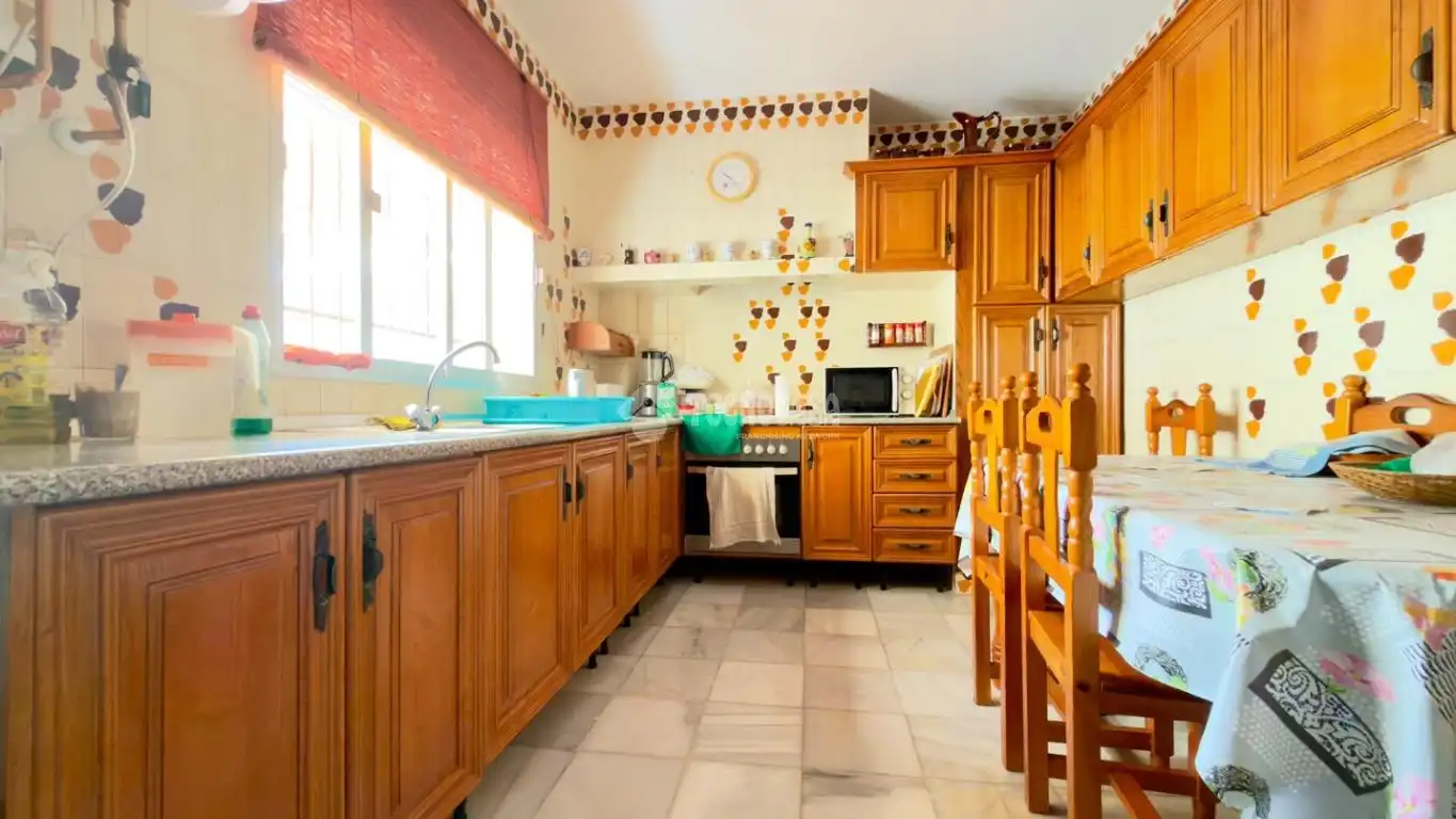 Casa con terraza en venta en San Enrique - Guadiaro -  Pueblo Nuevo, imagen 11