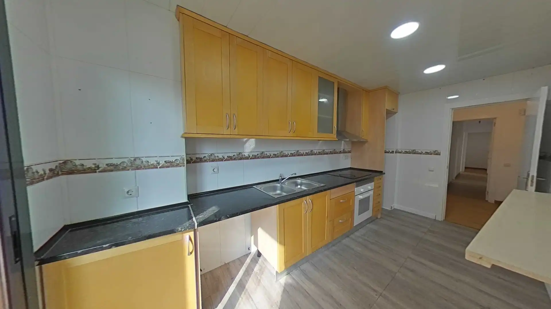 Küche von Maisonette zum Verkauf in Cornellà de Llobregat