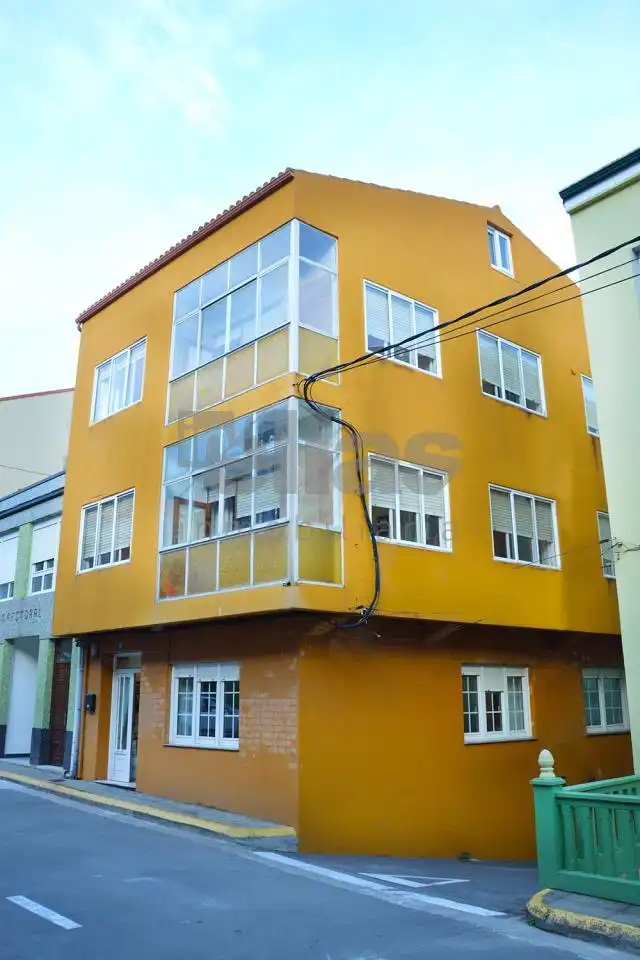 Vista exterior de Casa o xalet en venda en Muxía amb Moblat