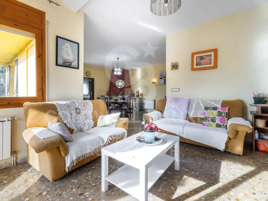 Sala d'estar de Casa o xalet en venda en Castellar del Vallès
