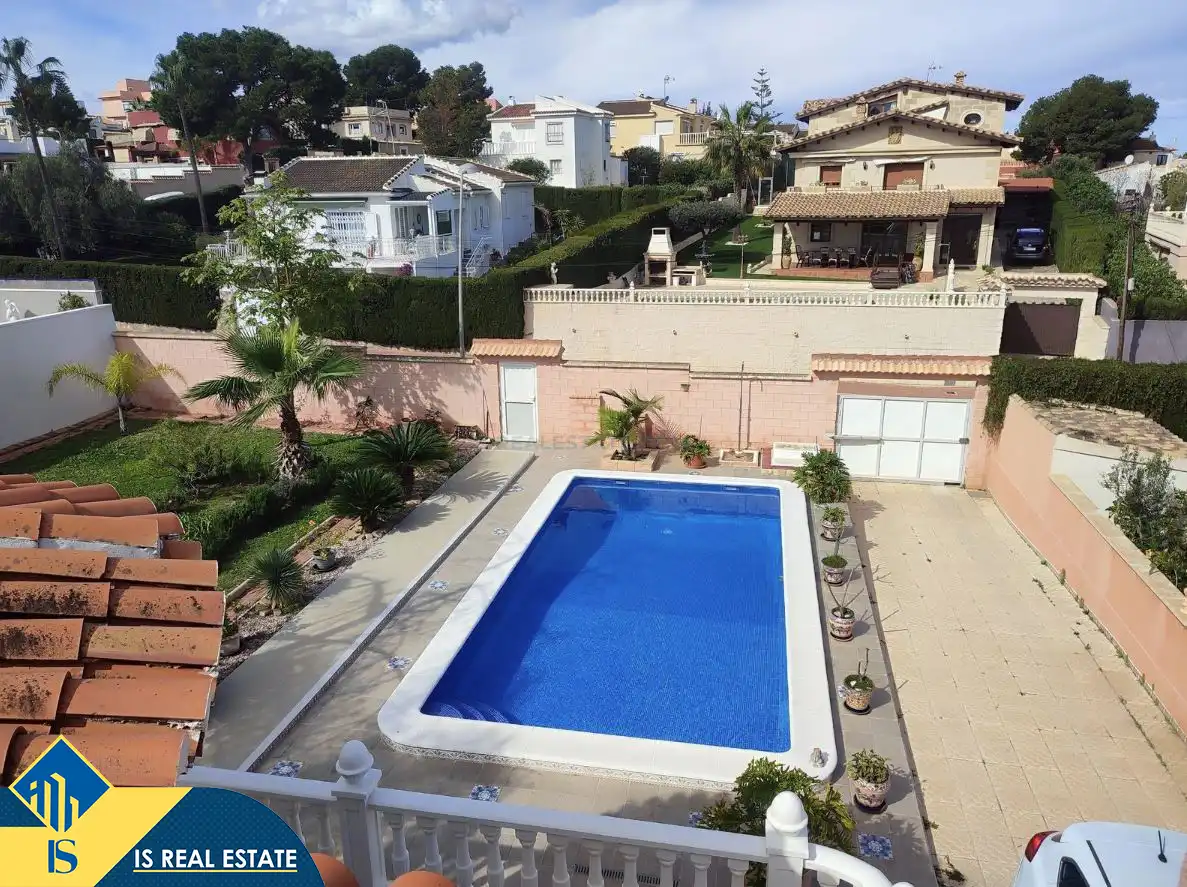 Chalet con piscina en venta en Los Balcones - Los Altos, imagen 52
