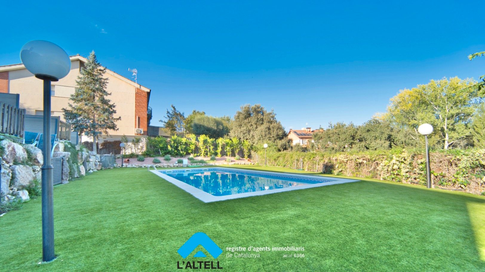 Swimming pool of Single-family semi-detached for sale in L'Ametlla del Vallès  with Air Conditioner, Heating and Private garden