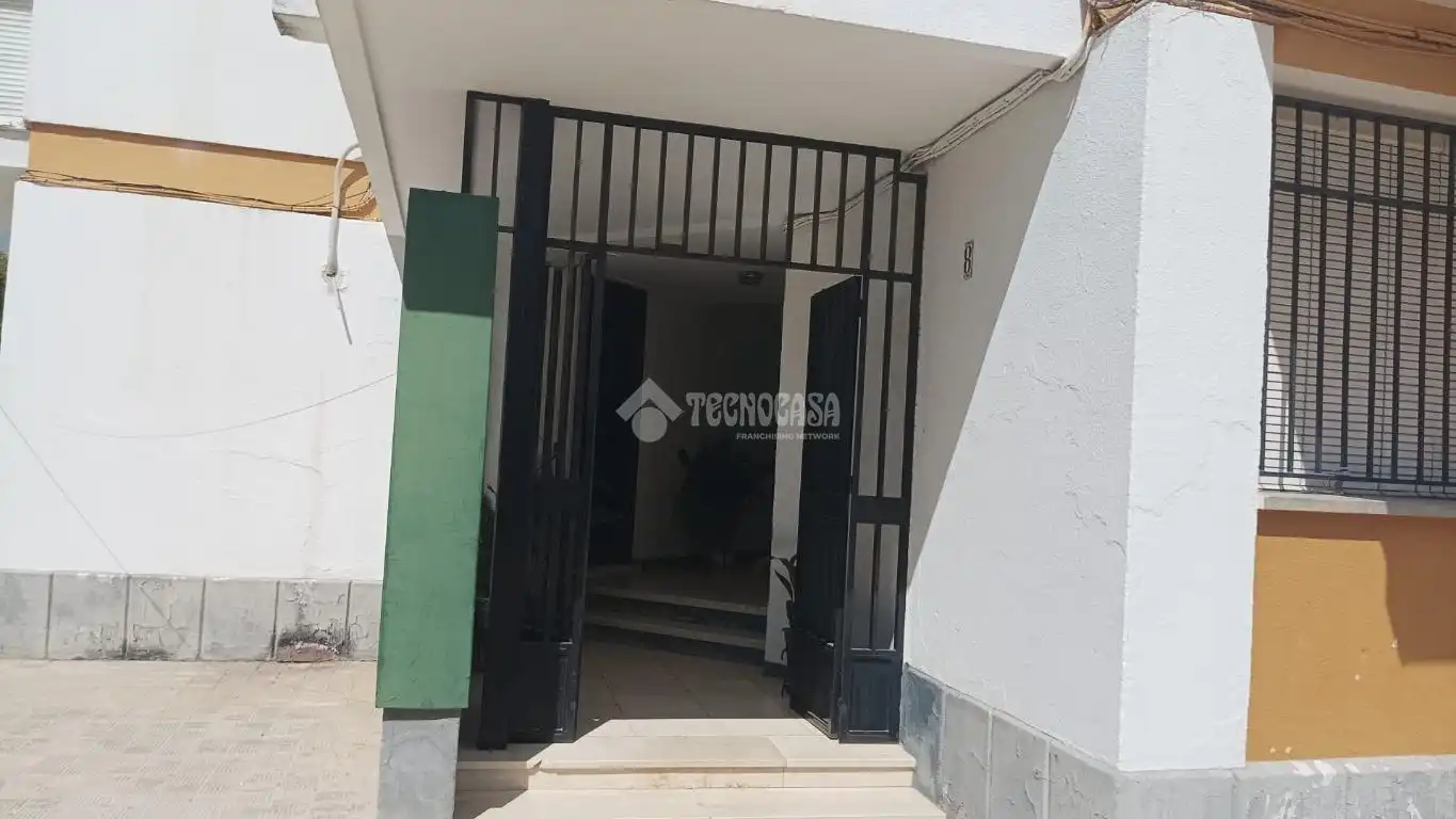 Exterior view of Flat for sale in Arahal  with Air Conditioner and Balcony