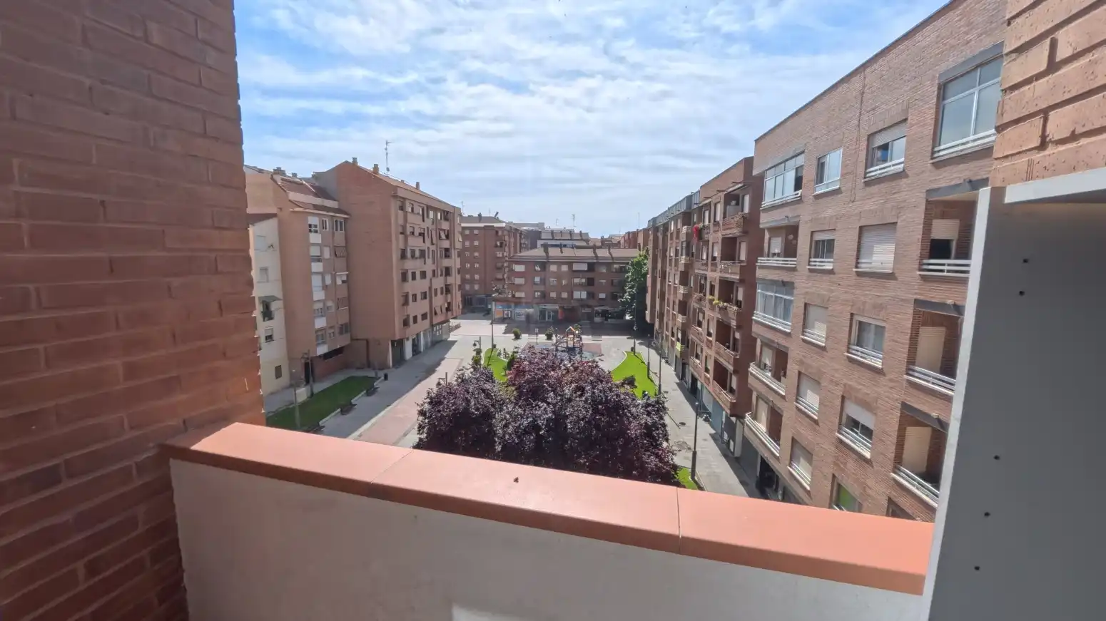 Vista exterior de Piso en venta en  Logroño con Calefacción, Parquet y Trastero