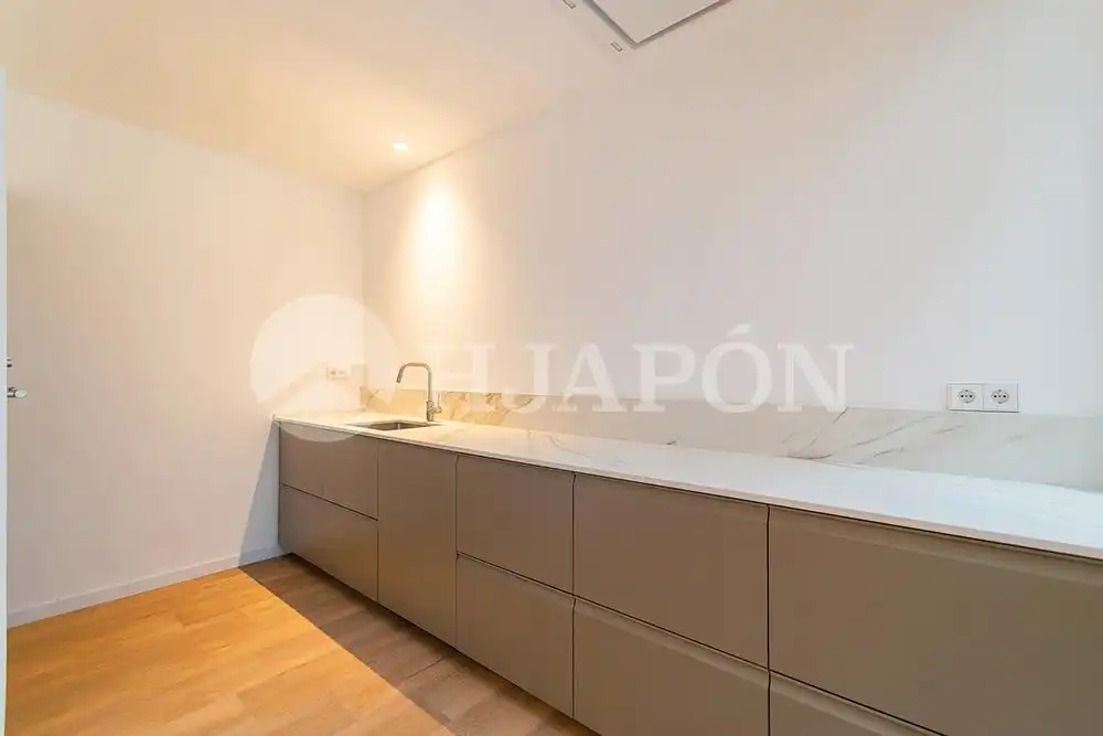 Cuina de Casa o xalet en venda en Badalona amb Aire condicionat, Calefacció i Terrassa