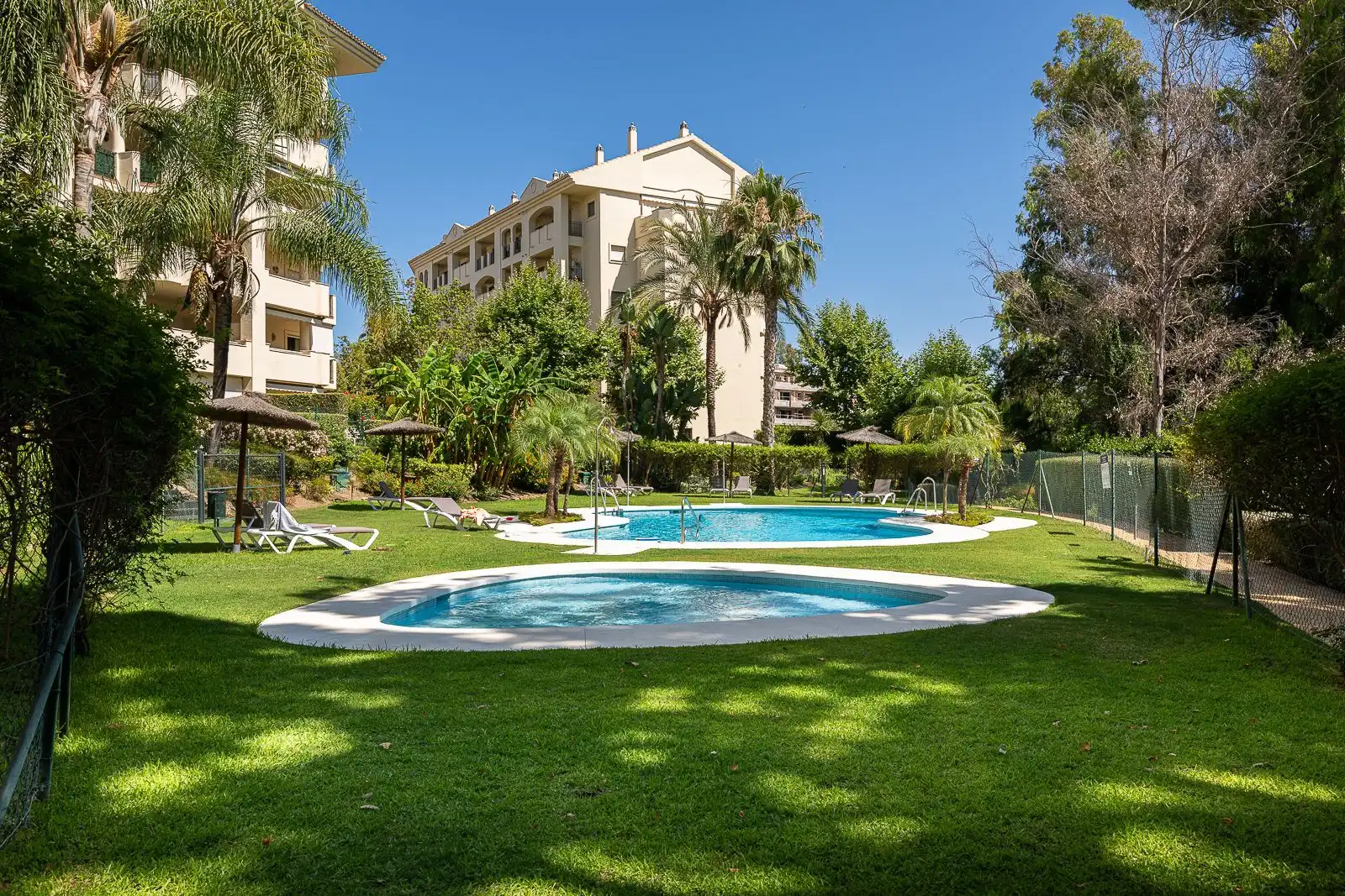 Jardí de Pis en venda en Marbella amb Aire condicionat, Terrassa i Traster