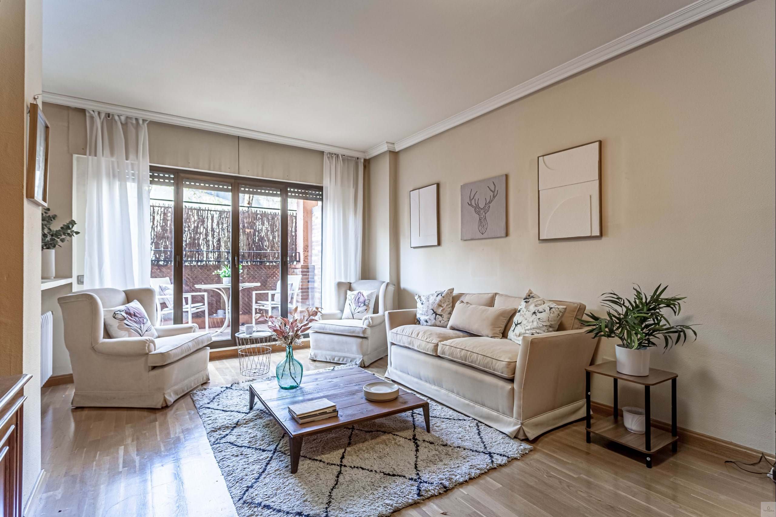 Living room of Flat for sale in Majadahonda  with Heating, Terrace and Storage room