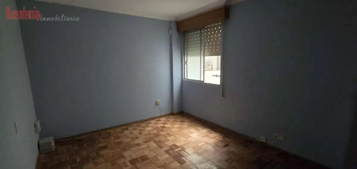 Habitación de Piso en venta en O Feal - Xubia