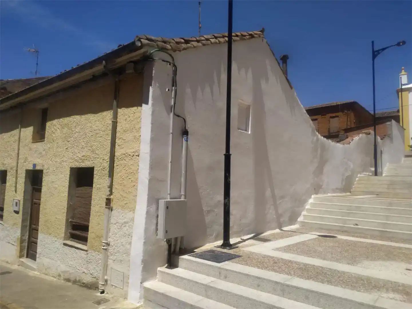 Vista exterior de Planta baja en venta en Sahagún