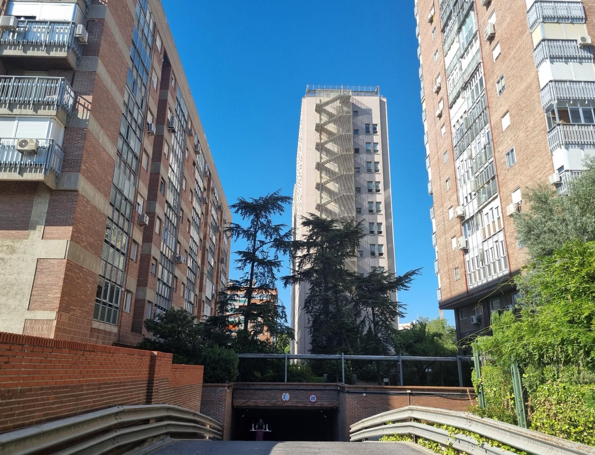 Exterior view of Garage for sale in  Madrid Capital