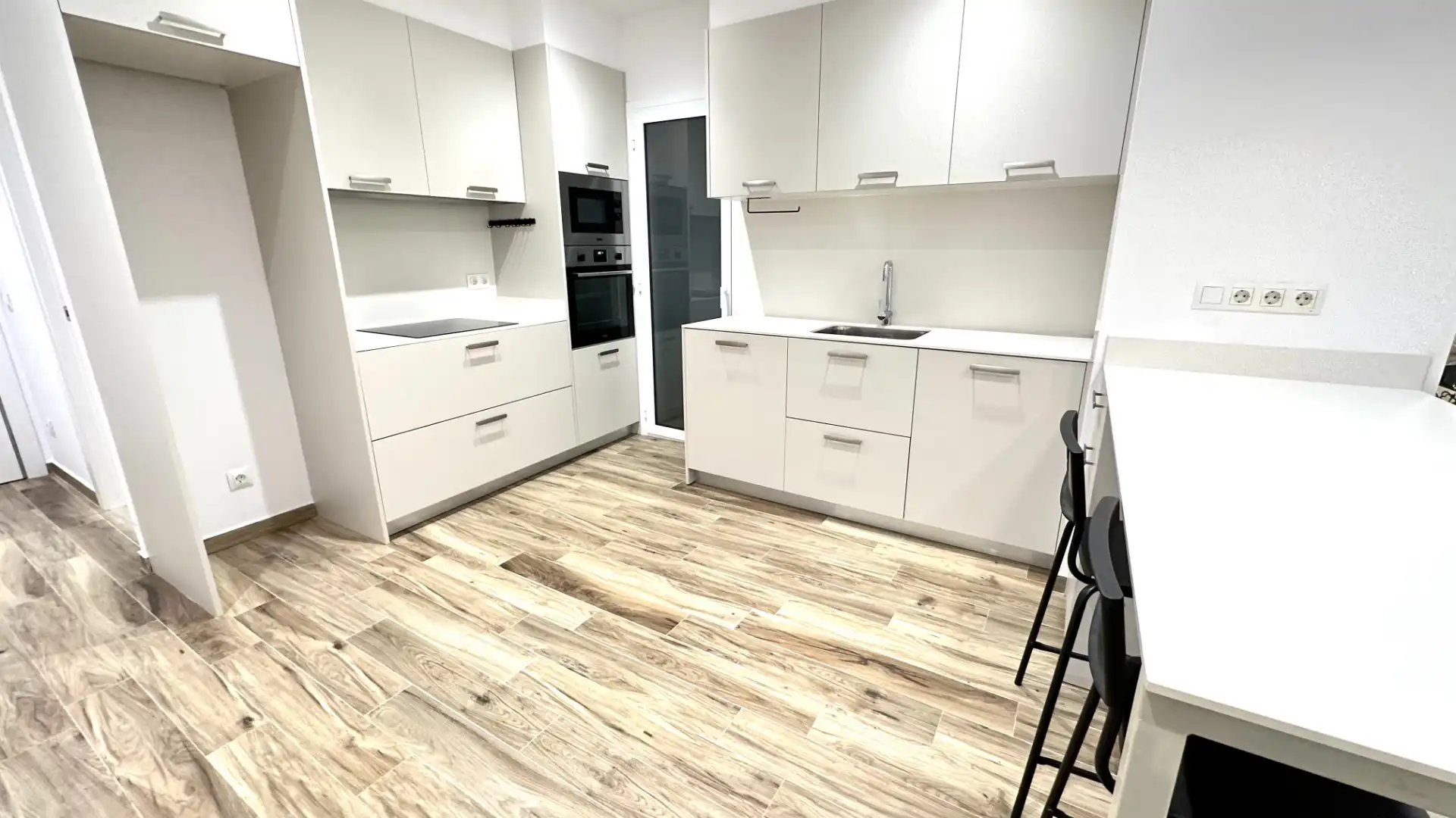 Cocina de Planta baja en venta en Barcelona con Aire acondicionado, Calefacción y Parquet