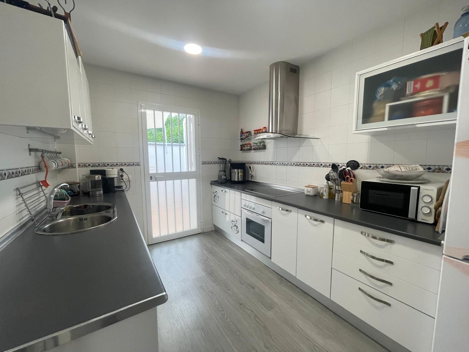 Kitchen of Single-family semi-detached for sale in Umbrete  with Air Conditioner and Parquet flooring