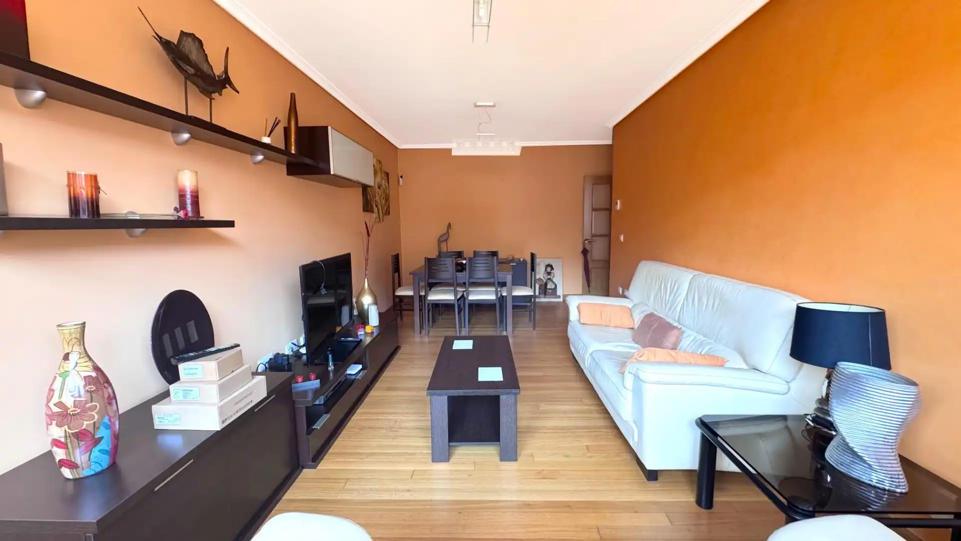 Sala d'estar de Pis en venda en Piélagos amb Calefacció