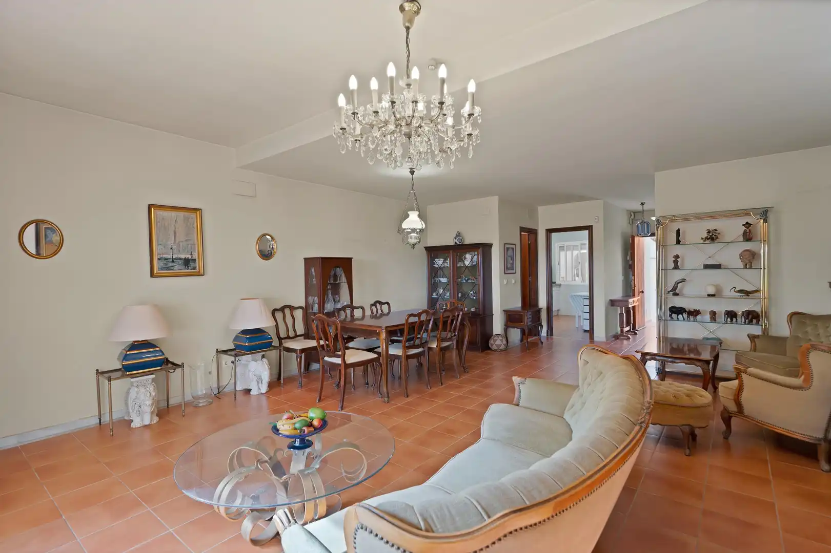 Sala de estar de Casa adosada en venta en Estepona con Aire acondicionado, Calefacción y Jardín privado