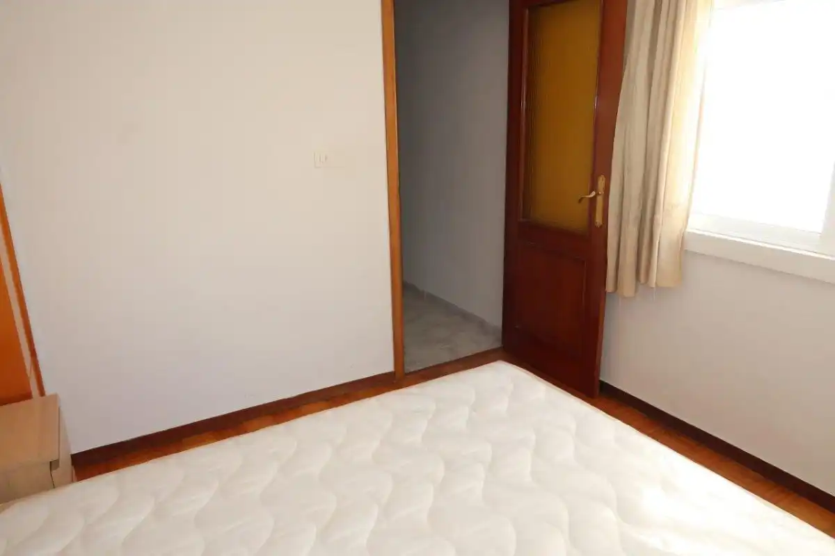 Schlafzimmer von Wohnung zur Miete in A Coruña Capital  mit Parkett
