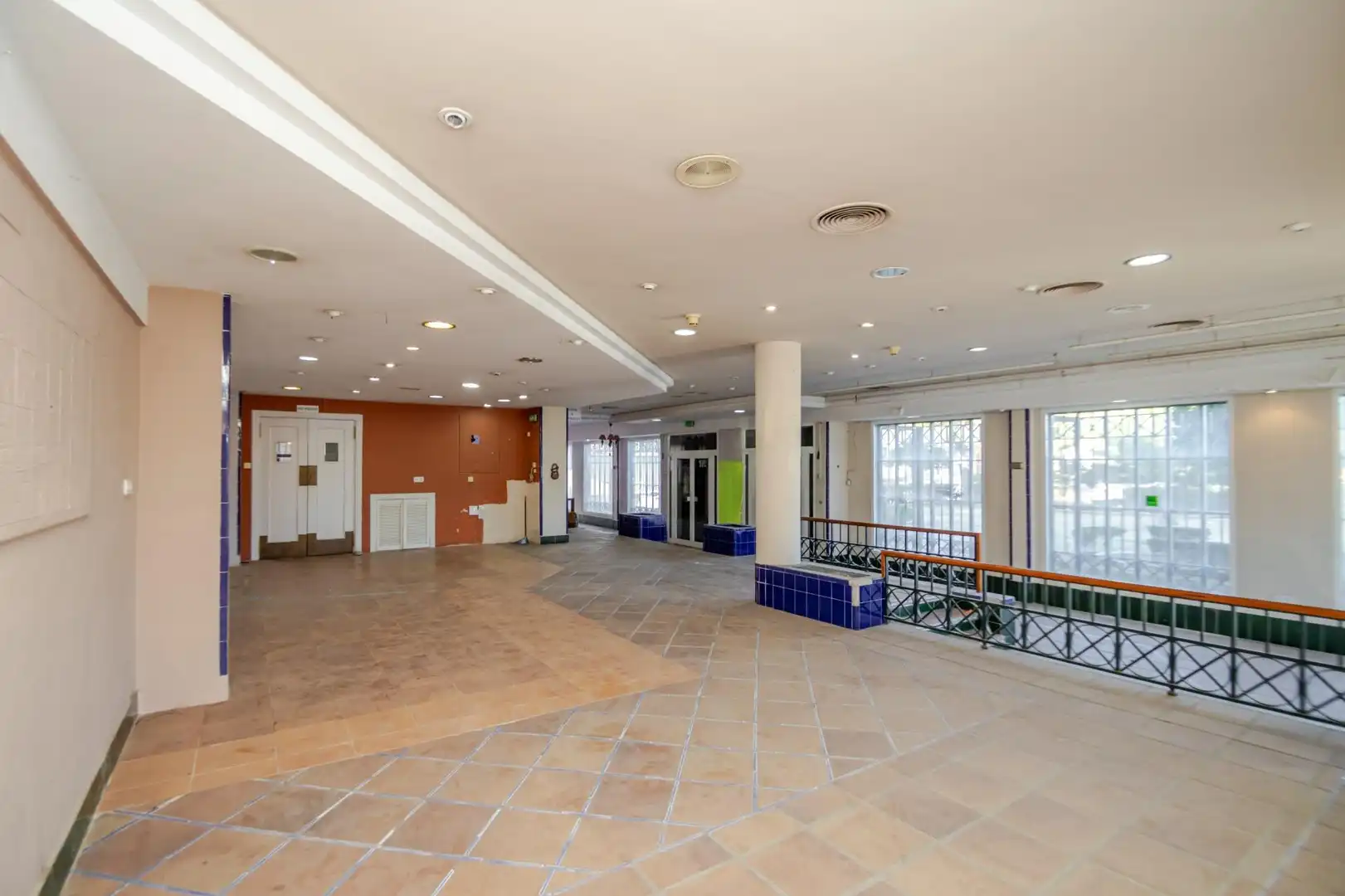 Edificio en venta en Mairena del Aljarafe
