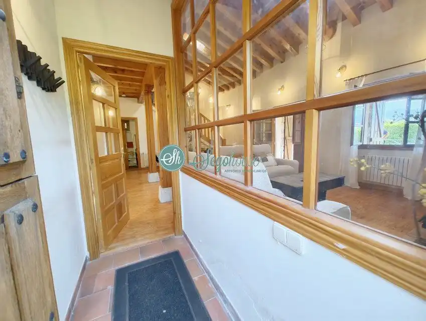 Casa o chalet en venta en Palazuelos de Eresma con Calefacción, Terraza y Amueblado