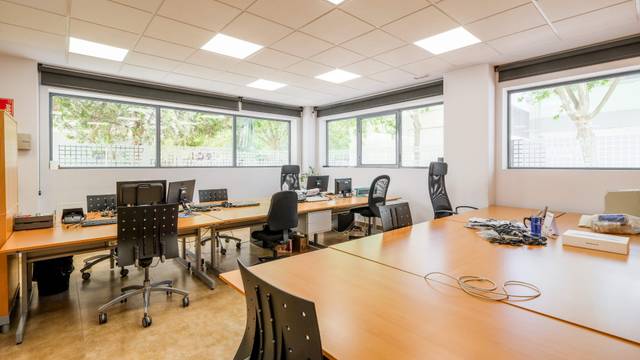 Oficina en Venta en Calle Jorge Sanchez Candial, 3 en La Jota